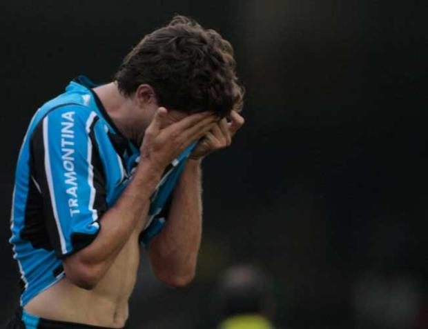 Grêmio sofre apagão na segunda etapa e cai em Santo André Rodrigo Coca, Foto Arena, AE/