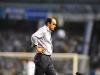 O técnico do São Paulo, Ricardo Gomes faz cara de poucos amigos depois do gol de Rafael Marques