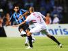 Aos 24 minutos de jogo Douglas Costa levanta a bola para Rafael Marques (foto) tocar no canto da goleira de Rogério Ceni