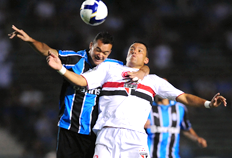 Réver: Faltou tranquilidade para o Grêmio marcar gols Diego Vara/ Réver: Faltou tranquilidade para o Grêmio marcar gols Diego Vara/