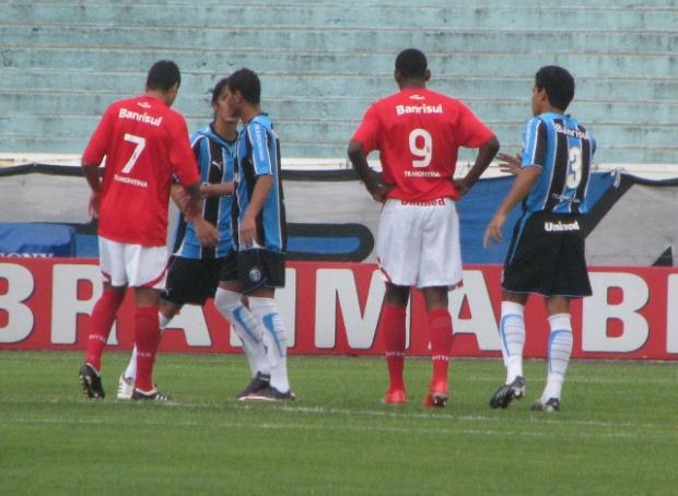 Gre-Nal de juvenis termina em 1 a 1 com gols de dois Romários Tatiana Lopes / Gre-Nal de juvenis termina em 1 a 1 com gols de dois Romários Tatiana Lopes /