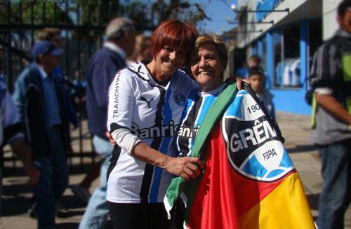 Eu Sou Fanático: professora sai correndo de conselho de classe para ver o Grêmio Arquivo pessoal / Eu Sou Fanático: professora sai correndo de conselho de classe para ver o Grêmio Arquivo pessoal /
