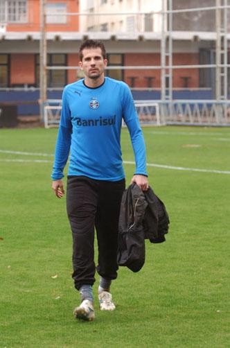 Rospide confirma que braçadeira de capitão segue com Victor Arivaldo Chaves / Rospide confirma que braçadeira de capitão segue com Victor Arivaldo Chaves /
