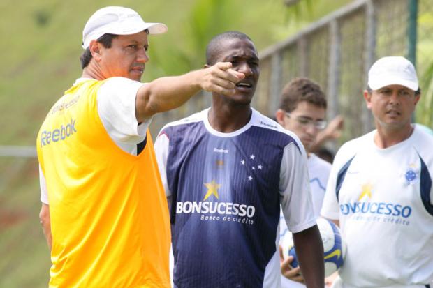 Meira nega proposta do Grêmio para Adilson Batista Divulgação, Vipcomm/ Meira nega proposta do Grêmio para Adilson Batista Divulgação, Vipcomm/