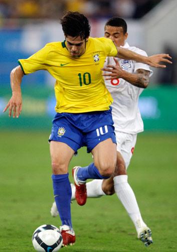 Médico da Seleção minimiza preocupação com pubalgia de Kaká Kamran Jebreili, AP/