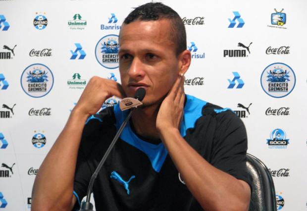Souza não se importa com possível ajuda ao Inter Tatiana Lopes/