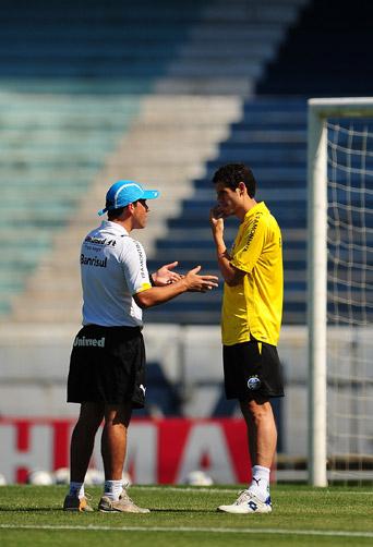 Herrera ou Maylson é a dúvida do Grêmio para enfrentar o Palmeiras Diego Vara/