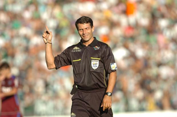 Árbitro Leonardo Gaciba é reprovado em teste físico e perde o escudo da Fifa Porthus Junior, AgênciaRBS/