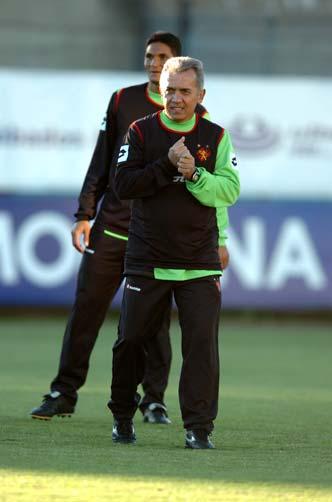 Enquete: Gremista, quem você prefere como técnico em 2010? Valdir Friolin/