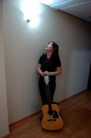 Com apoio do Pato Fu, gaúcha Gru tenta a sorte como cantora Marcos Nagelstein/ZH Com apoio do Pato Fu, gaúcha Gru tenta a sorte como cantora Marcos Nagelstein/ZH