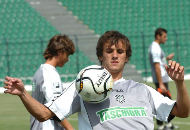 Suposta rescisão de jovens promessas assusta torcida do Figueirense Flavio Neves/ Suposta rescisão de jovens promessas assusta torcida do Figueirense Flavio Neves/