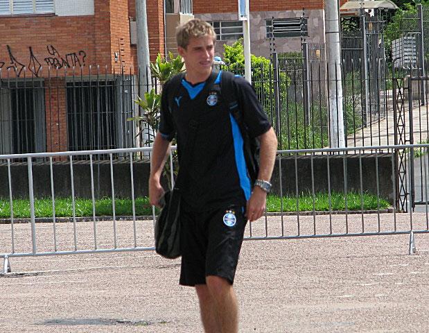 Adilson revela cobrança entre jogadores após jogo com Porto Alegre Tatiana Lopes/