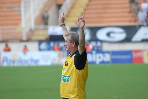 Renê Weber critica pouco tempo que teve para ajustar o Figueirense Salmo Duarte/ Renê Weber critica pouco tempo que teve para ajustar o Figueirense Salmo Duarte/