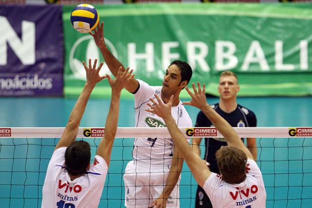 Minas perto das 300 vitórias na Superliga Masculina de Vôlei  Cristiano Andujar, CBV/
