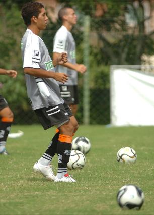 Venda de revelações às vésperas de transição na gestão do futebol conturba ambiente no Figueirense Flávio Neves/ Venda de revelações às vésperas de transição na gestão do futebol conturba ambiente no Figueirense Flávio Neves/
