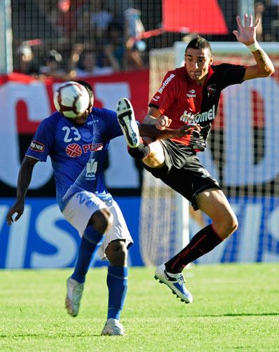 Inter envia olheiro para assistir a Emelec x Newell's Jorge Araujo, AP/