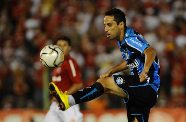 Silas: Vitória no Gre-Nal facilita a semana, mas não garante título Daniel Marenco/ Silas: Vitória no Gre-Nal facilita a semana, mas não garante título Daniel Marenco/
