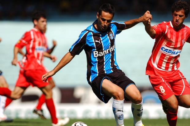 Direção do Grêmio recebe contraproposta completa pela renovação de Jonas Daniel Marenco/