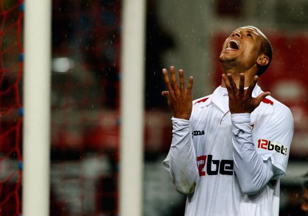 Luis Fabiano: "Quero ir à Copa com um título pelo Sevilla" Angel Fernandez, AP/ Luis Fabiano: "Quero ir à Copa com um título pelo Sevilla" Angel Fernandez, AP/