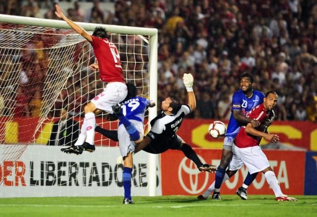 Dirigente do Cerro-URU conta com apoio de gremistas contra o Inter Jefferson Botega/