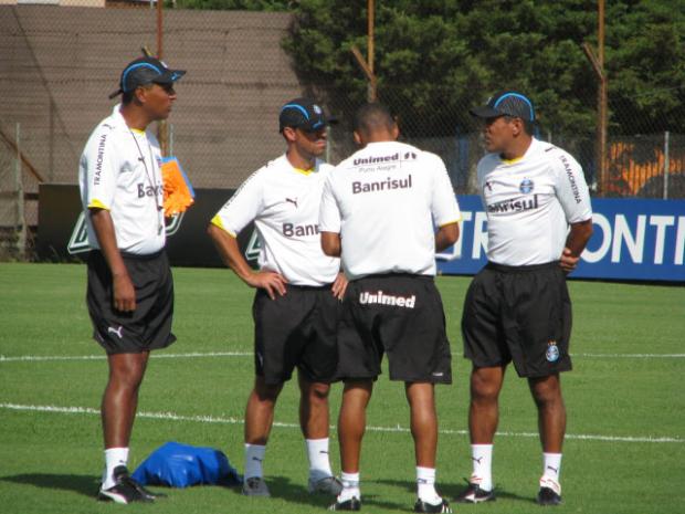 Auxiliar técnico do Grêmio avalia que Votoraty é mais perigoso que o Araguaia Eduardo Cecconi / Auxiliar técnico do Grêmio avalia que Votoraty é mais perigoso que o Araguaia Eduardo Cecconi /