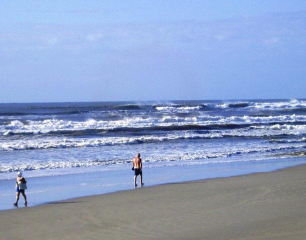 Ondas variam entre 1m e 1m50cm nas praias do RS e SC Ki Fornari / Ondas variam entre 1m e 1m50cm nas praias do RS e SC Ki Fornari /