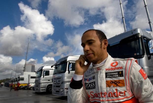 Pai de Lewis Hamilton deixará de administrar a carreira do filho Miguel Angel Morenatti, AP /clicRBS Pai de Lewis Hamilton deixará de administrar a carreira do filho Miguel Angel Morenatti, AP /clicRBS
