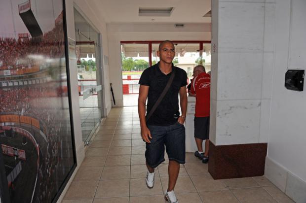 Walter se reapresenta após dez dias longe do Beira-Rio Mauro Vieira/