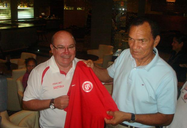 Manga visita Inter e pede uma chance no clube Leandro Behs / 