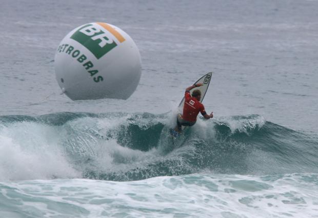 Praia do Rosa é palco da Seletiva Petrobras de Surfe Masculino Fábio Minduim, divulgação Maxsports / 