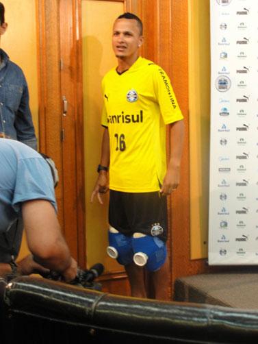 Para Souza, lesões no Grêmio não têm relação com preparação física Tatiana Lopes/