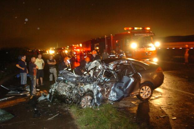 Acidente deixa cinco mortos em Canoas Marcos Nagelstein/ Acidente deixa cinco mortos em Canoas Marcos Nagelstein/