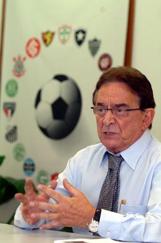 Fabio Koff pede voto fechado na eleição para presidência do Clube dos 13 Adriana Franciosi /clicRBS Fabio Koff pede voto fechado na eleição para presidência do Clube dos 13 Adriana Franciosi /clicRBS