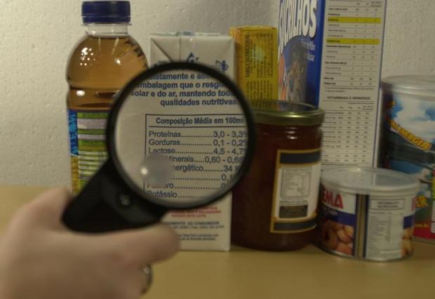 Saiba como interpretar a tabela de informação nutricional das embalagens de alimentos Arivaldo Chaves / 