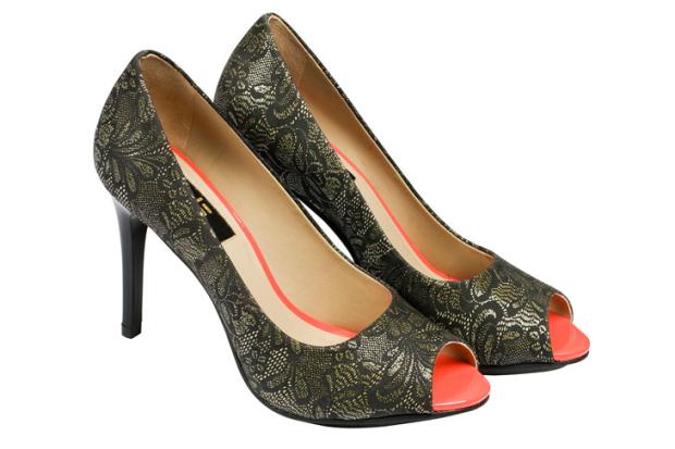 Mulheres julgam as outras pelos sapatos, diz pesquisa Divulgação/