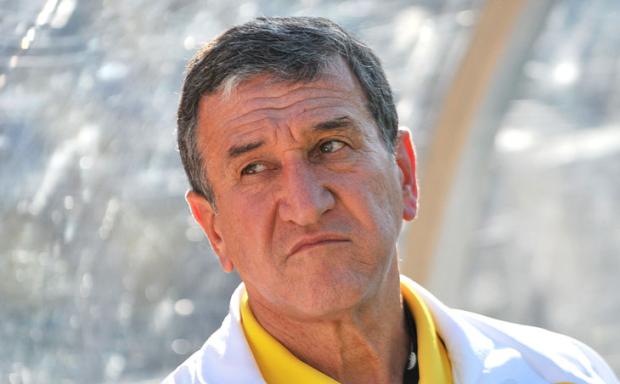Parreira vistoria Pituaçu e indica que estádio deve receber a Seleção ALEXANDER JOE / AFP/clicRBS Parreira vistoria Pituaçu e indica que estádio deve receber a Seleção ALEXANDER JOE / AFP/clicRBS