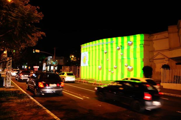 Noite da Capital ganha os tons verde e amarelo Fernando Gomes /