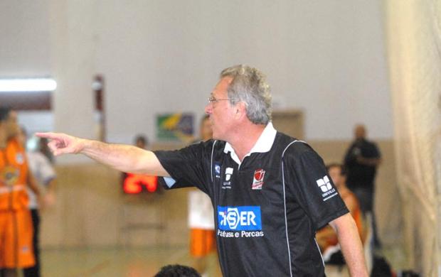 Para Alberto Bial, seleção de basquete vai superar os desfalques no Pré-Olímpico Lucio Sassi/ Para Alberto Bial, seleção de basquete vai superar os desfalques no Pré-Olímpico Lucio Sassi/