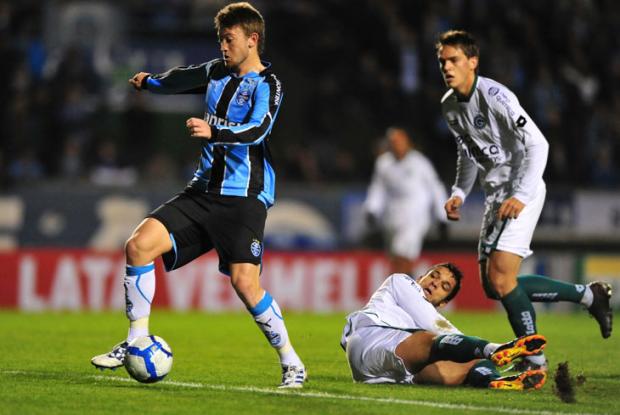 Porto envia olheiro ao Brasil para observar Neuton nos jogos do Grêmio Jefferson Botega /clicRBS Porto envia olheiro ao Brasil para observar Neuton nos jogos do Grêmio Jefferson Botega /clicRBS
