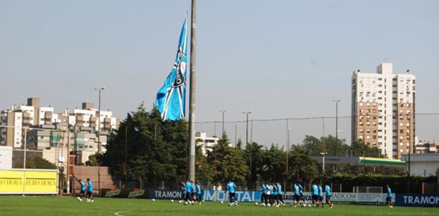 FOTO: Bandeira está a meio-mastro no Olímpico por Paulo Lumumba Divulgação, Grêmio / FOTO: Bandeira está a meio-mastro no Olímpico por Paulo Lumumba Divulgação, Grêmio /