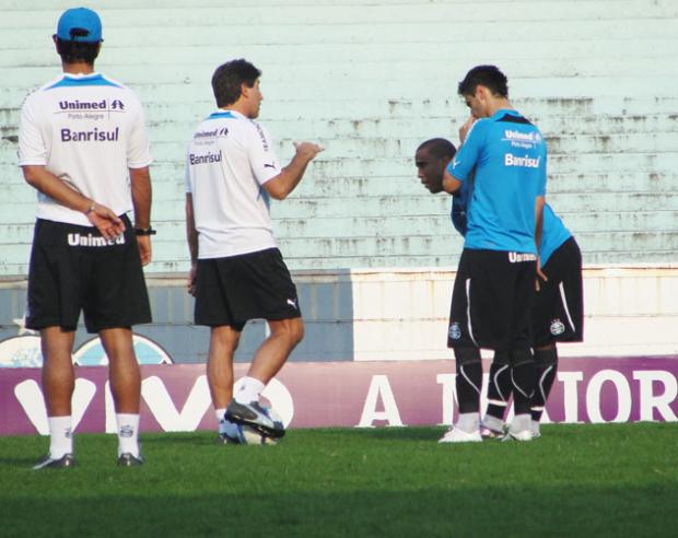 Renato faz vários testes no Grêmio no treino da tarde Tatiana Lopes/ Renato faz vários testes no Grêmio no treino da tarde Tatiana Lopes/