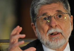 Celso Amorim minimiza importância das revelações do WikiLeaks Mandel Ngan/AFP