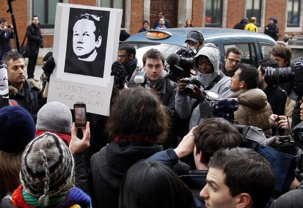 Prisão do fundador do WikiLeaks aumenta polêmica sobre revelação de segredos diplomáticos Kirsty Wigglesworth, AP/ 