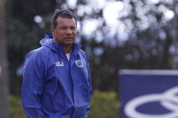 Preferido de Pelaipe após demissão de Dorival, Celso Roth pode voltar à pauta do Flamengo